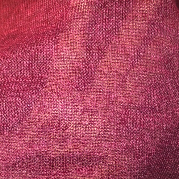 Slightly sheer long sleeve with detailed back - Picture 5 of 5